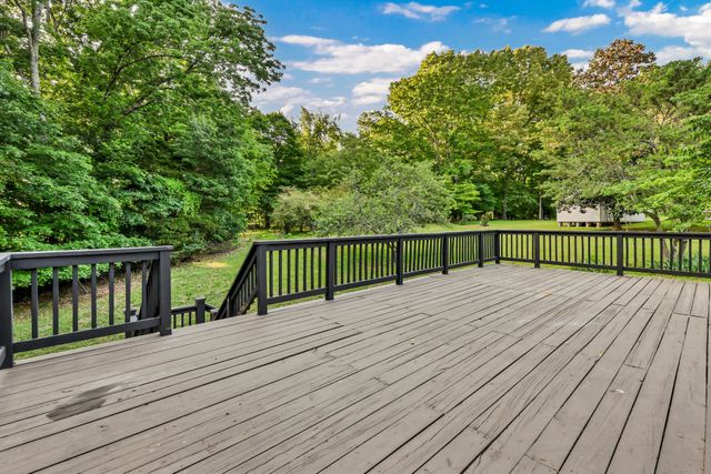 351 Hampshire Dr, Clarksville, TN 37043