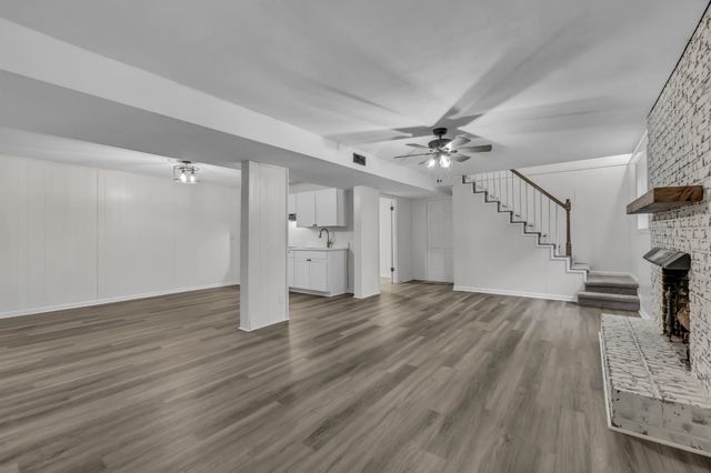 351 Hampshire Dr, Clarksville, TN 37043