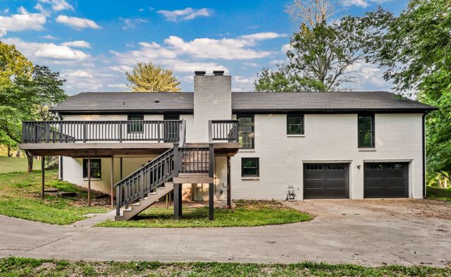 351 Hampshire Dr, Clarksville, TN 37043