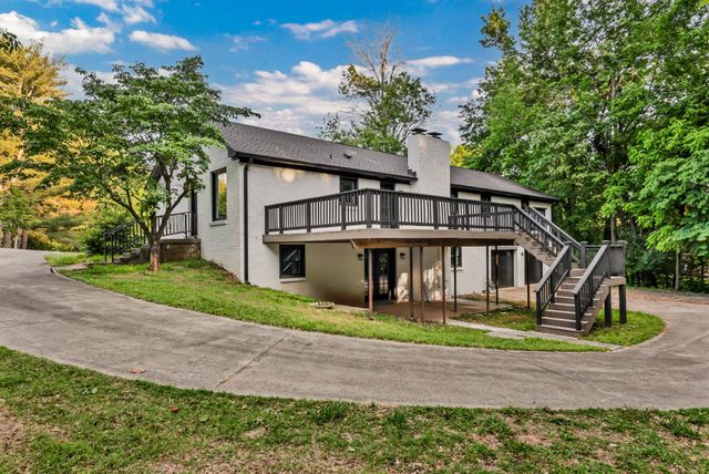 351 Hampshire Dr, Clarksville, TN 37043