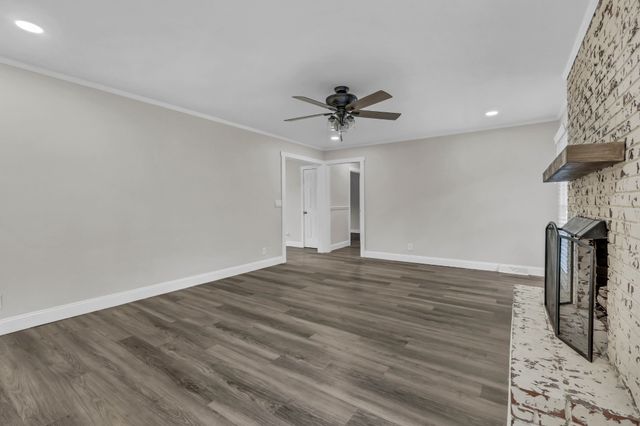 351 Hampshire Dr, Clarksville, TN 37043