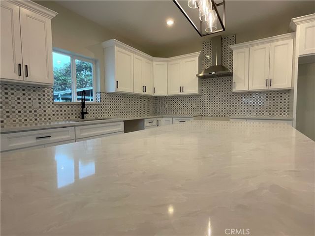 310 N Western, Hemet, CA 92543