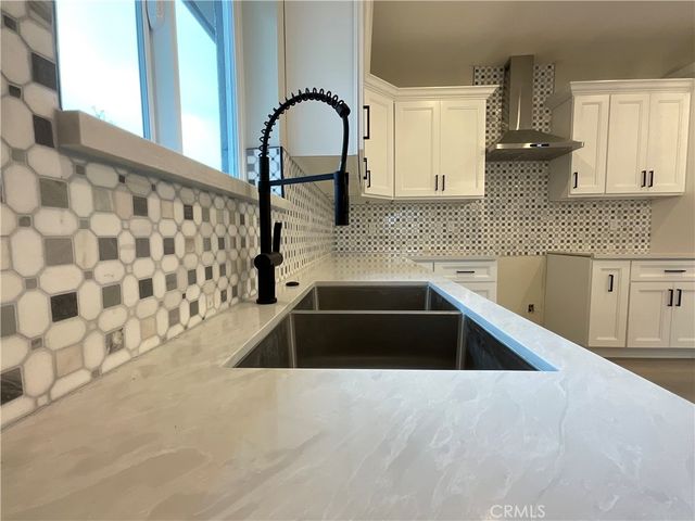 310 N Western, Hemet, CA 92543