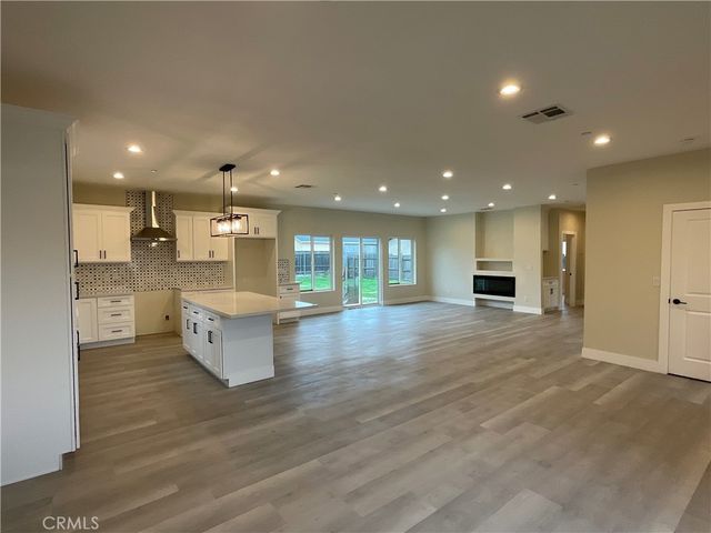 310 N Western, Hemet, CA 92543