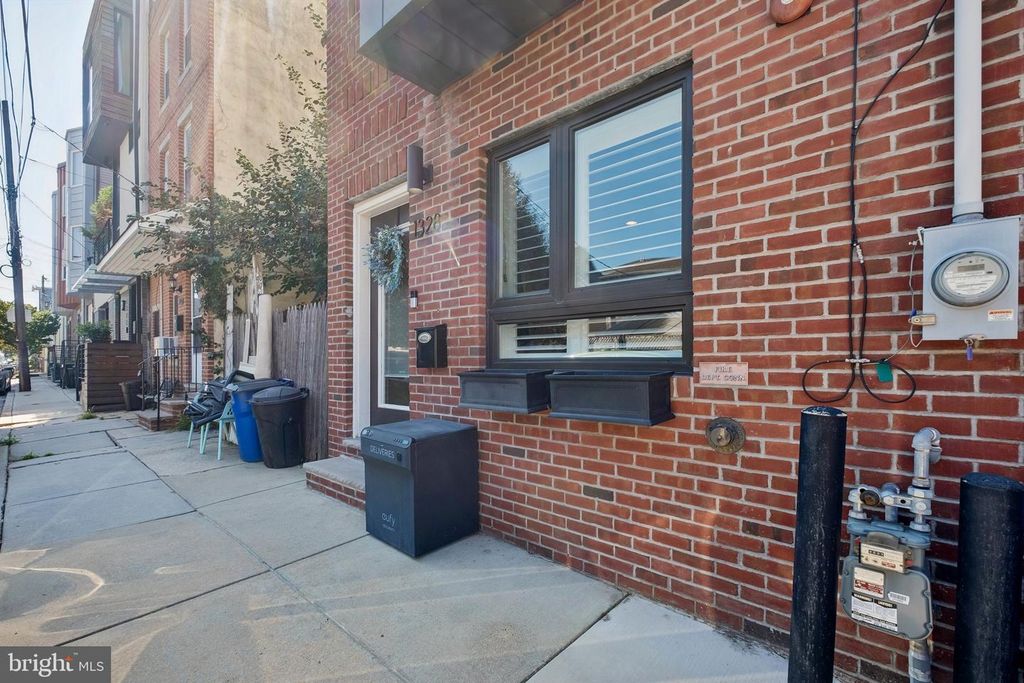 1328 N PALETHORP ST, PHILADELPHIA, PA 19122 — photo 4