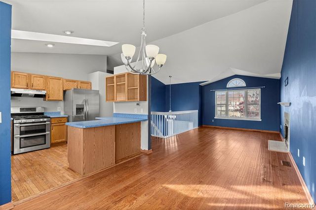 7595 Streamwood Drive, Ypsilanti, MI 48197