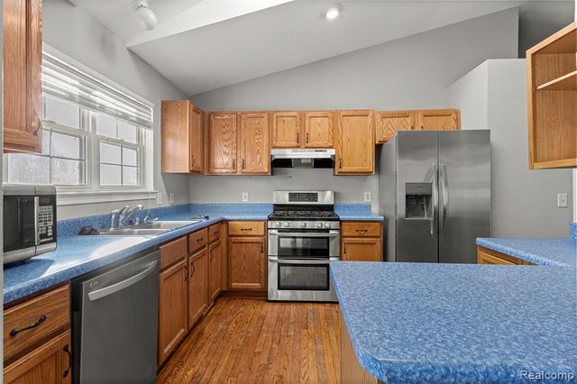 7595 Streamwood Drive, Ypsilanti, MI 48197