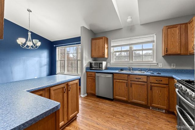 7595 Streamwood Drive, Ypsilanti, MI 48197