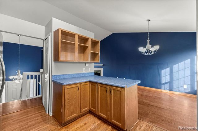 7595 Streamwood Drive, Ypsilanti, MI 48197