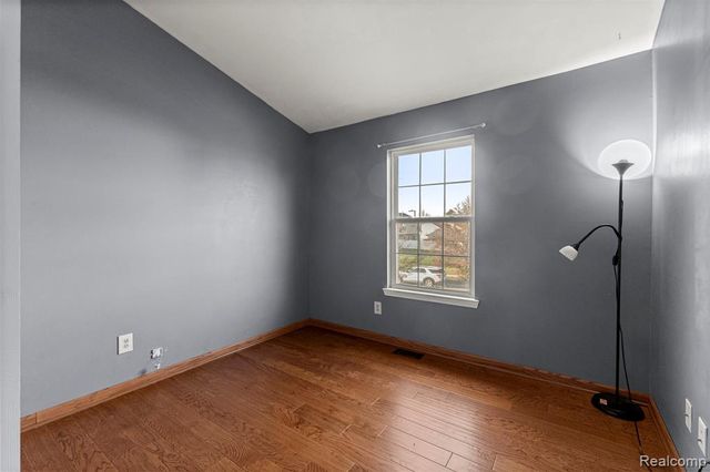 7595 Streamwood Drive, Ypsilanti, MI 48197