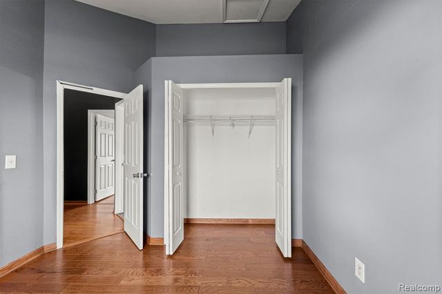 7595 Streamwood Drive, Ypsilanti, MI 48197