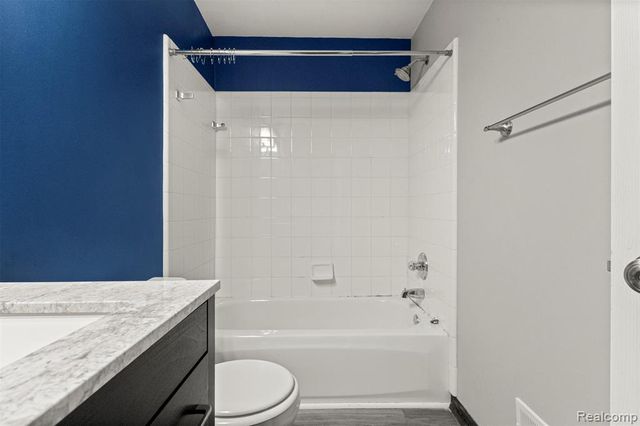 7595 Streamwood Drive, Ypsilanti, MI 48197