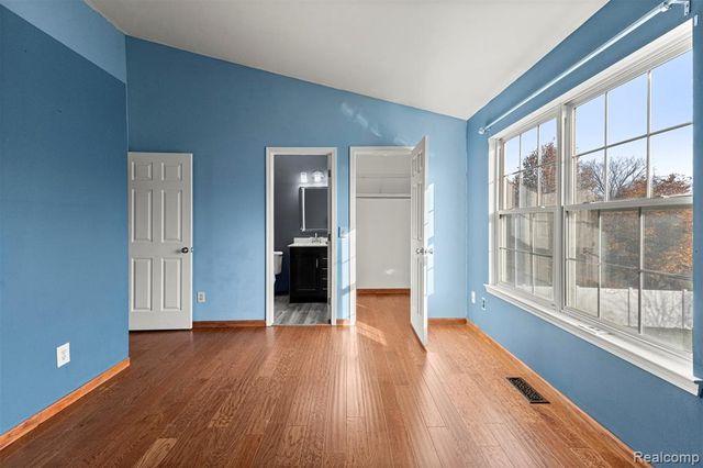 7595 Streamwood Drive, Ypsilanti, MI 48197