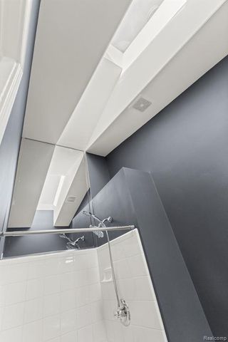 7595 Streamwood Drive, Ypsilanti, MI 48197