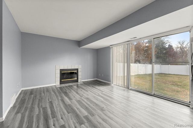 7595 Streamwood Drive, Ypsilanti, MI 48197