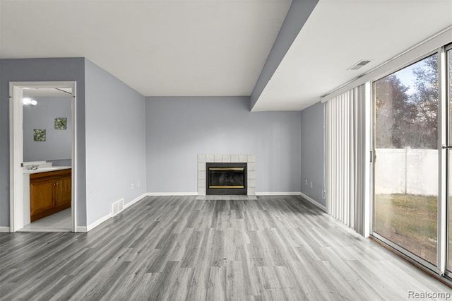 7595 Streamwood Drive, Ypsilanti, MI 48197