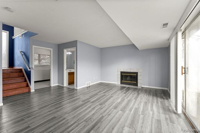 7595 Streamwood Drive, Ypsilanti, MI 48197