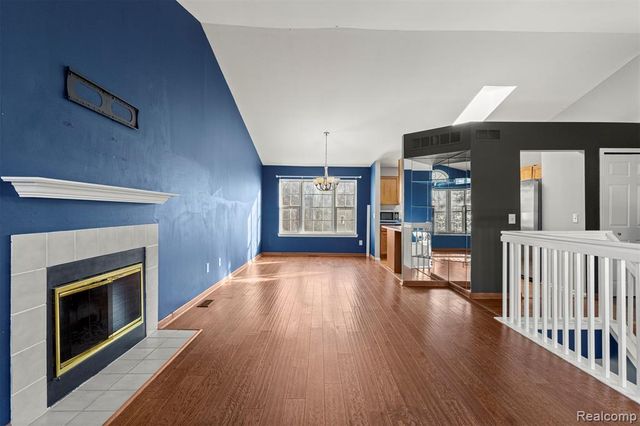 7595 Streamwood Drive, Ypsilanti, MI 48197