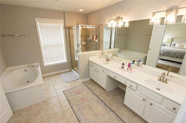 5008 Foxfield SE Trace 14, Atlanta, GA 30339