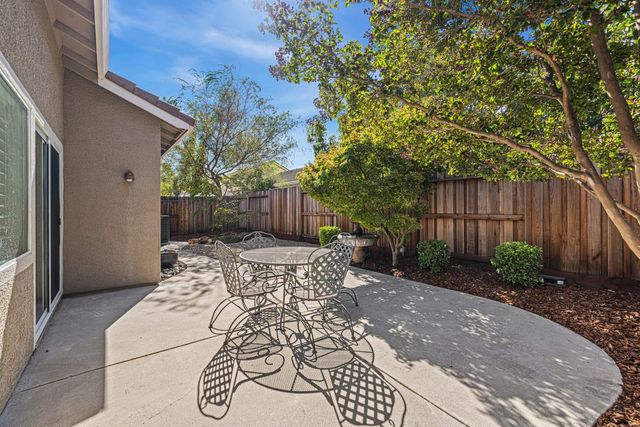 3573 Cooper Isl Rd, West Sacramento, CA 95691