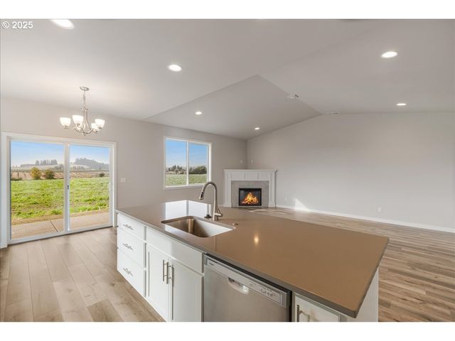 705 E Fourth St, Yamhill, OR 97148