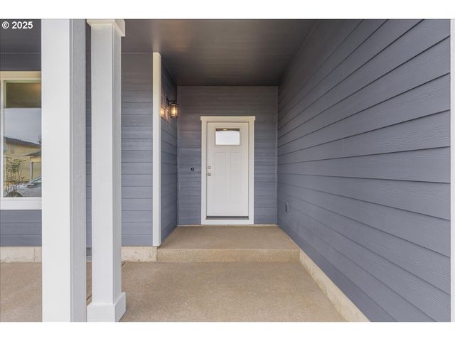 705 E Fourth St, Yamhill, OR 97148