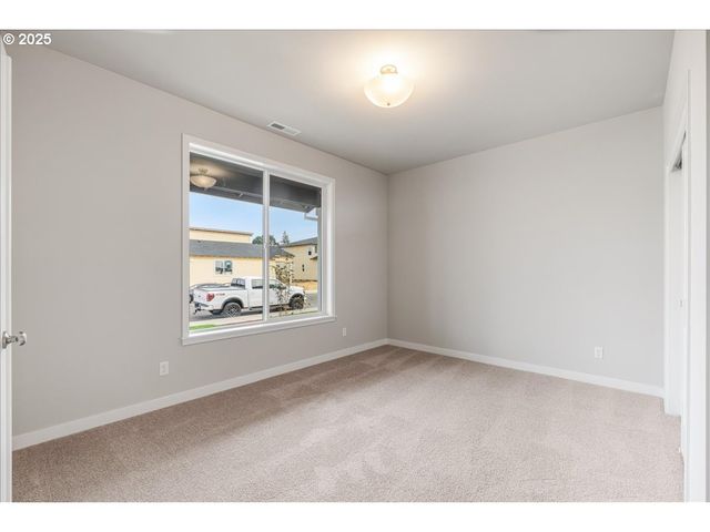 705 E Fourth St, Yamhill, OR 97148