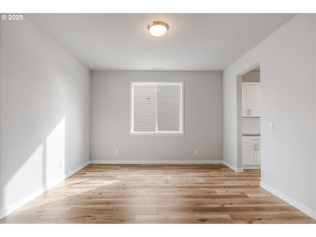 705 E Fourth St, Yamhill, OR 97148