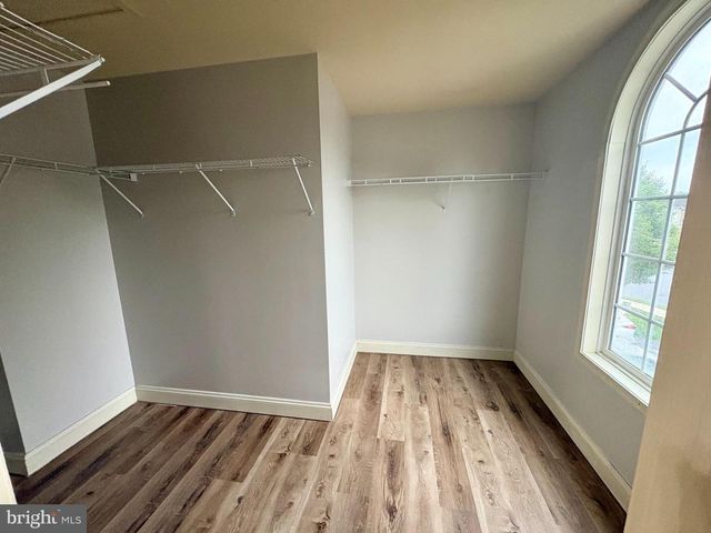 204 WHITLEY DR, Chambersburg, PA 17201