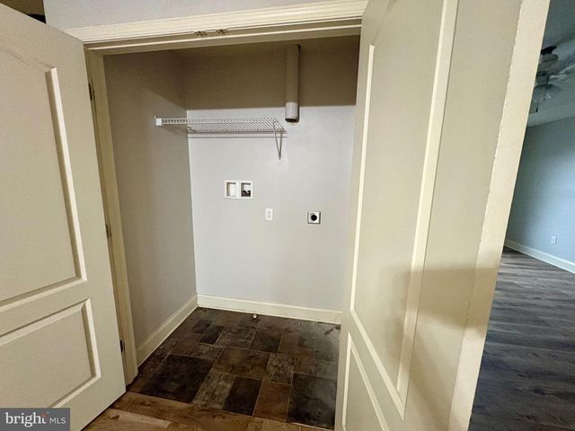 204 WHITLEY DR, Chambersburg, PA 17201