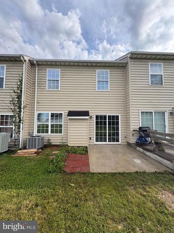 204 WHITLEY DR, Chambersburg, PA 17201