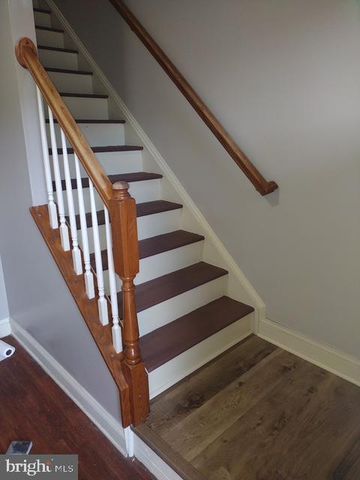 204 WHITLEY DR, Chambersburg, PA 17201