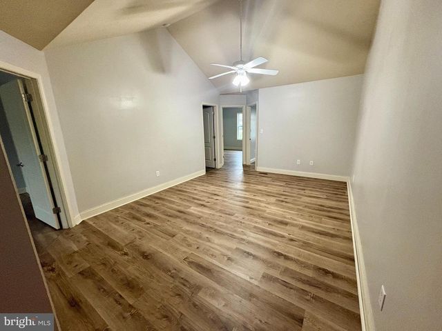 204 WHITLEY DR, Chambersburg, PA 17201