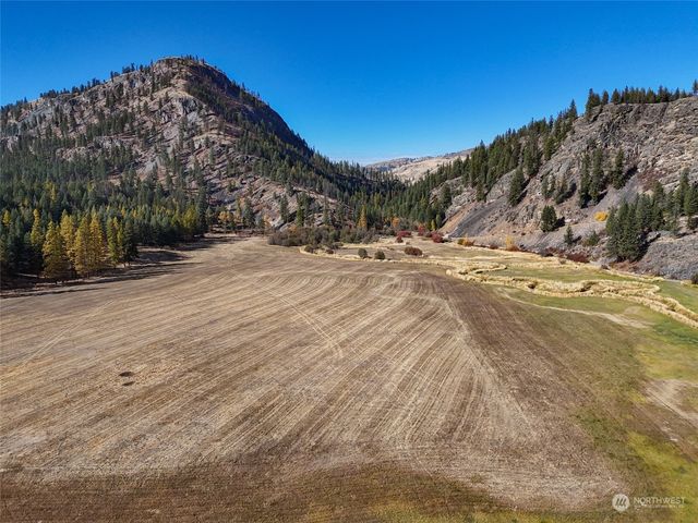 1721 & 1813 Aeneas Valley Road, Tonasket, WA 98855