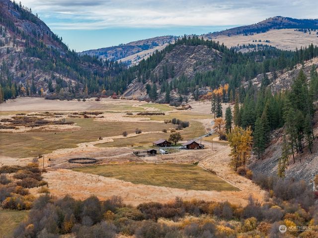 1721 & 1813 Aeneas Valley Road, Tonasket, WA 98855