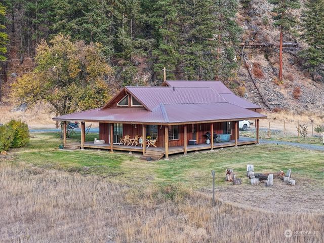 1721 & 1813 Aeneas Valley Road, Tonasket, WA 98855