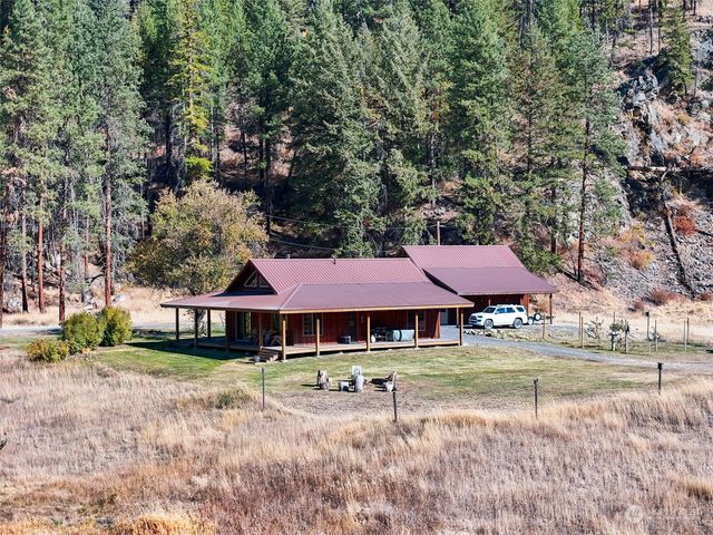 1721 & 1813 Aeneas Valley Road, Tonasket, WA 98855