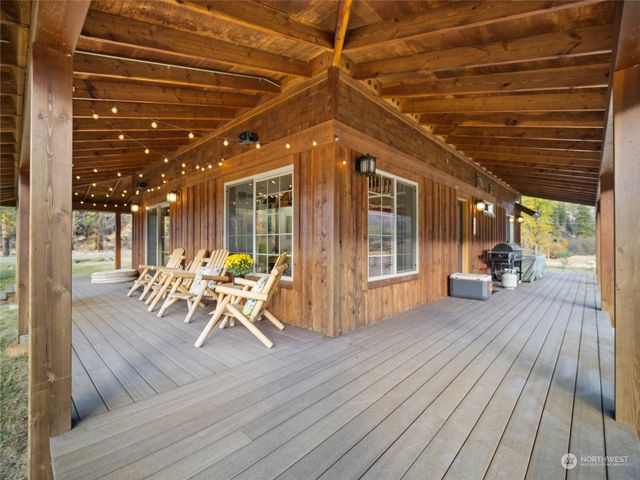 1721 & 1813 Aeneas Valley Road, Tonasket, WA 98855