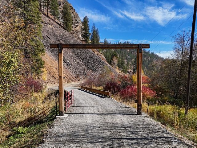 1721 & 1813 Aeneas Valley Road, Tonasket, WA 98855