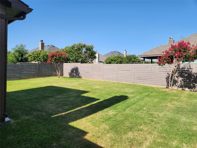 209 Meadows Drive, Argyle, TX 76226