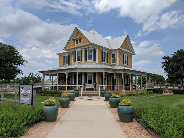 209 Meadows Drive, Argyle, TX 76226