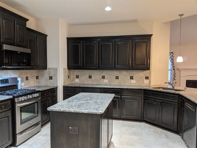 209 Meadows Drive, Argyle, TX 76226