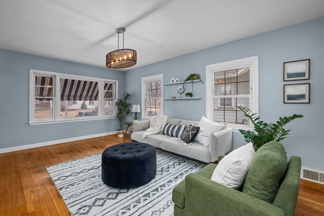 2153 14TH Street, Rock Island, IL 61201