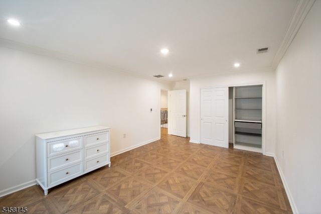24 Bluffs Ct, Hamburg Boro, NJ 07419