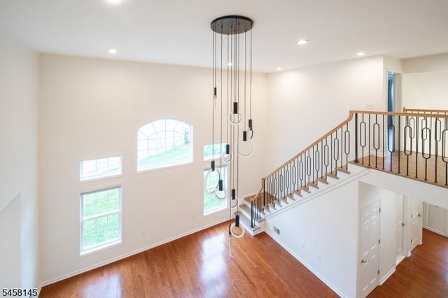 24 Bluffs Ct, Hamburg Boro, NJ 07419