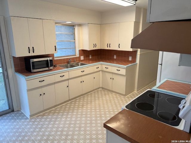 539 RADIANCE AVE, San Antonio, TX 78218