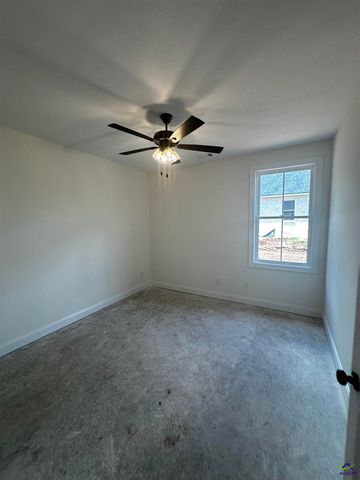 4 Pleasant Oak Drive, Perry, GA 31069