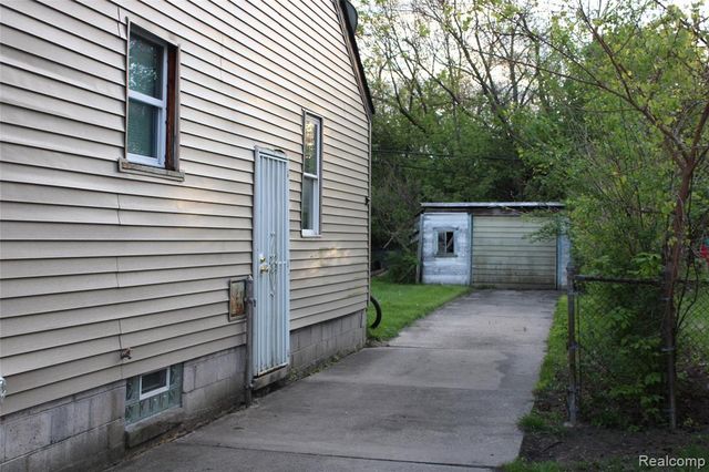 9337 Rutland Street, Detroit, MI 48228