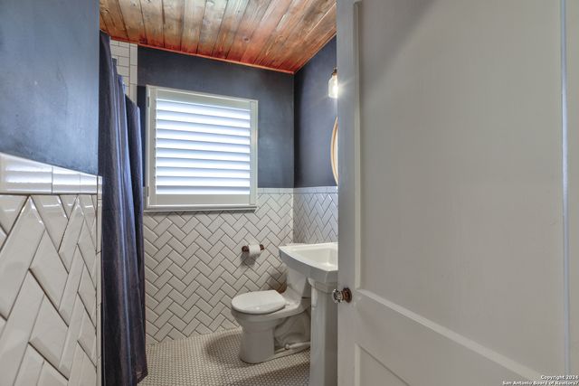 356 LARCHMONT DR, San Antonio, TX 78209