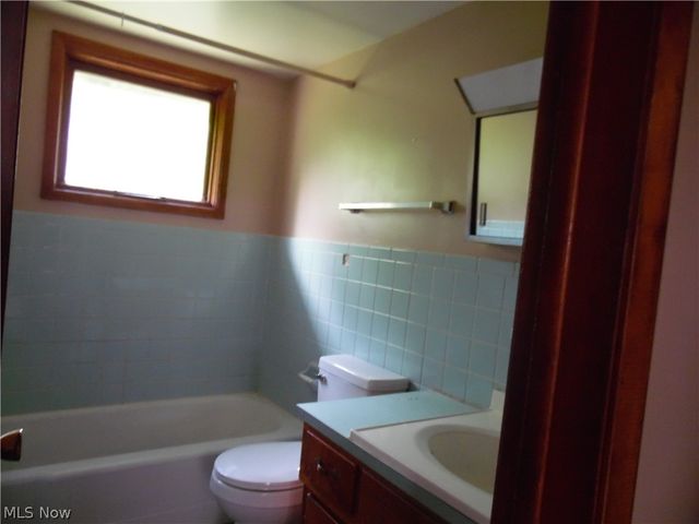 211 Clara Court, Louisville, OH 44641